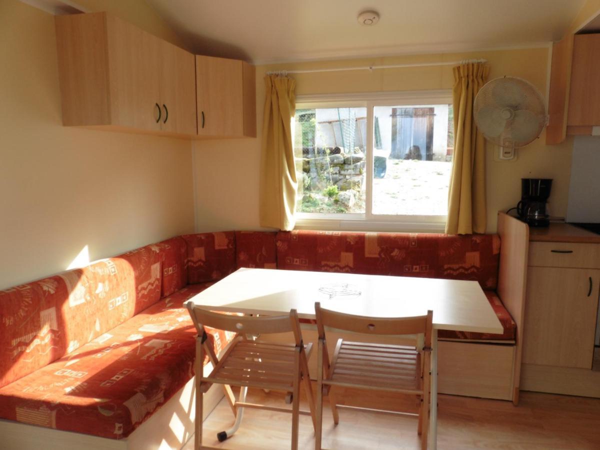 Camping Le Montbartoux Vollore-Ville Екстериор снимка