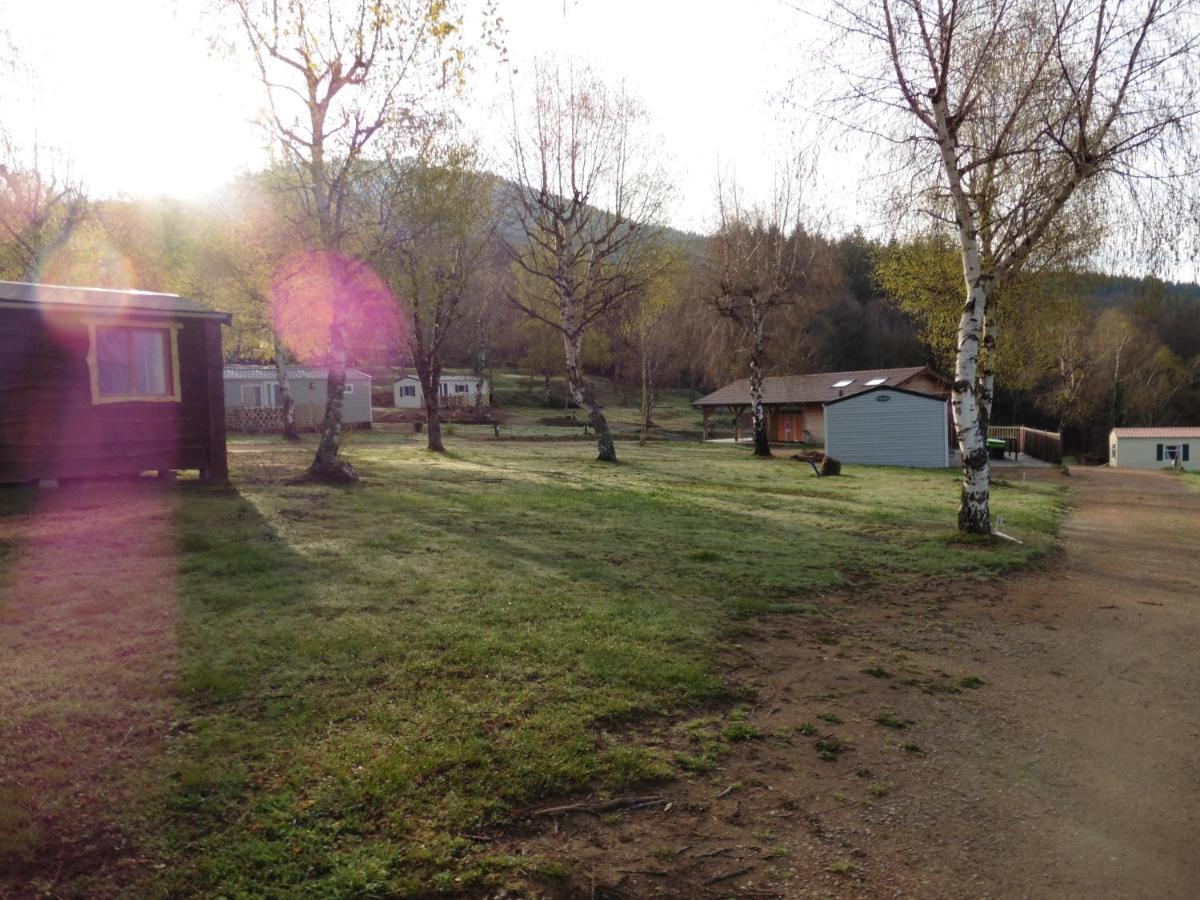 Camping Le Montbartoux Vollore-Ville Екстериор снимка